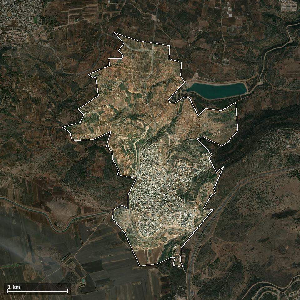 תצלום אוויר של עילבון, ותחום השיפוט המוניציפלי מסומן עליו