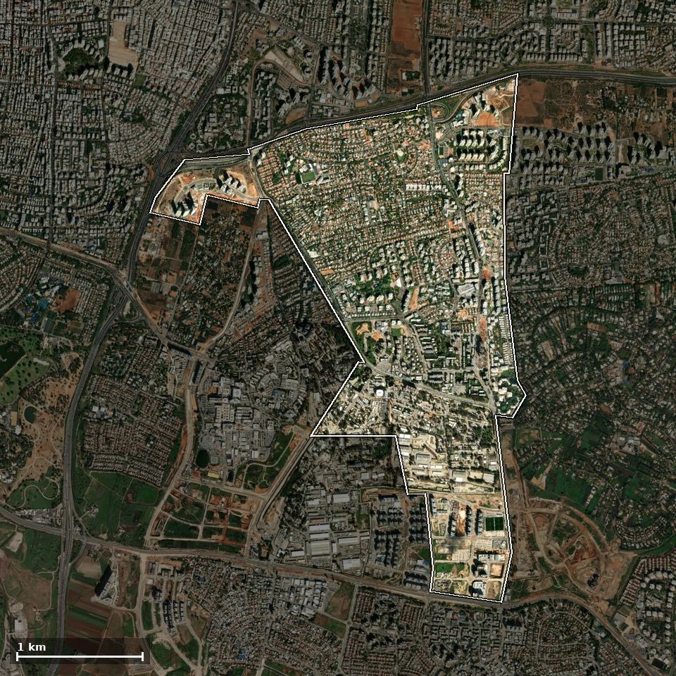 תצלום אוויר של קרית אונו, ותחום השיפוט המוניציפלי מסומן עליו